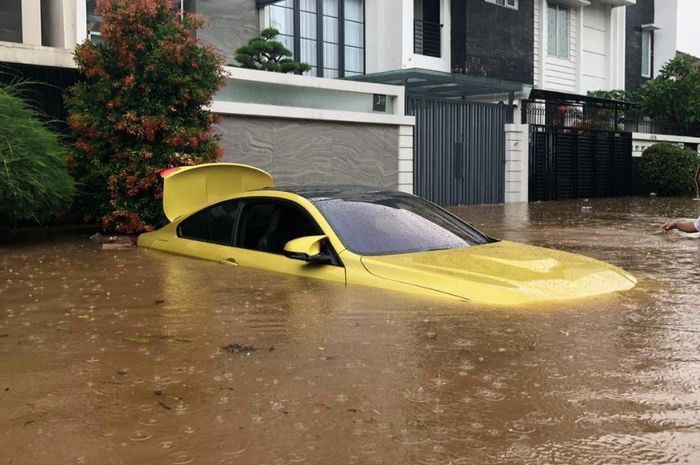 Kenali Ciri Mobil Banjir Sebelum Membelinya